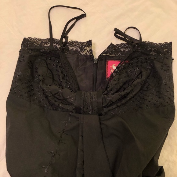 Meghan silk blend dress, black, EUC - Picture 5 of 14